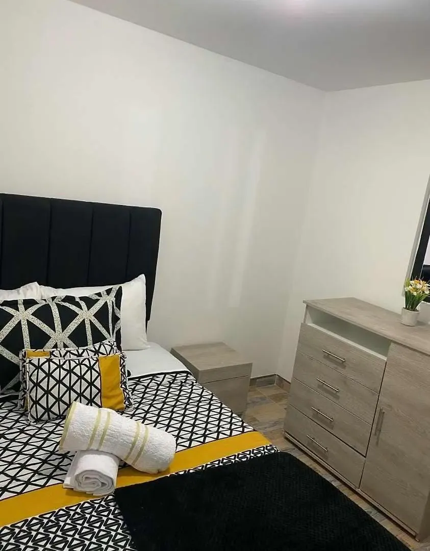 Hotel Amatista-Cerca Al Aeropuerto Bogotá 0*,  Colômbia