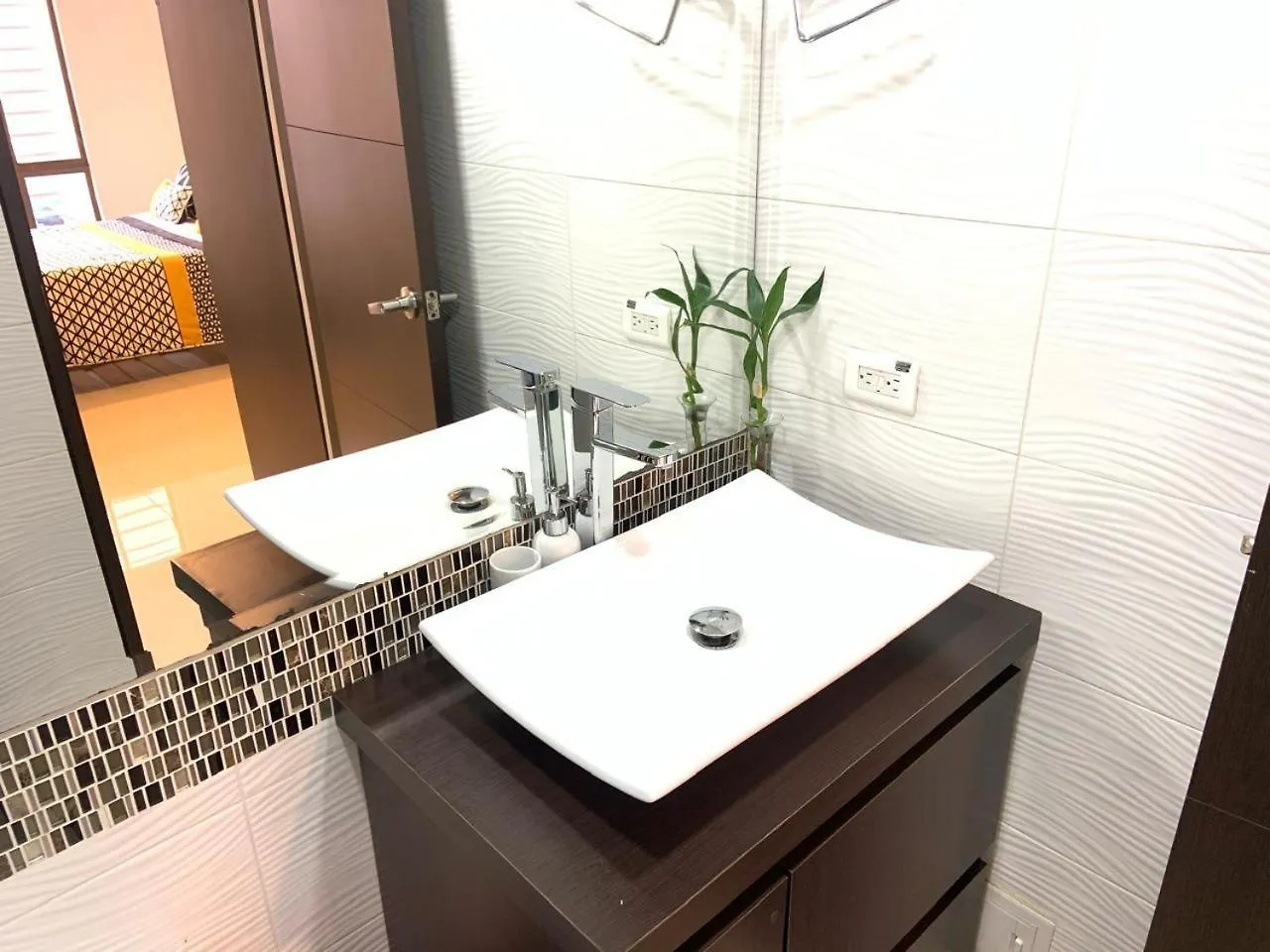 Hotel Amatista-Cerca Al Aeropuerto Bogotá 0*,  Colômbia