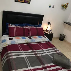 Dorado Airport & Quarto em Acomodações Particulares